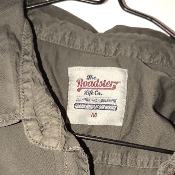 NWT The Roadster Life Co. | Men's Olive Casual Button Down Shirt - Picture 2 of 8